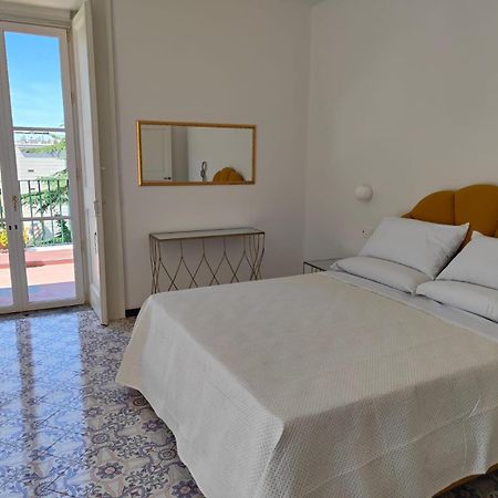 Casa Enzina Hotel Соренто Екстериор снимка